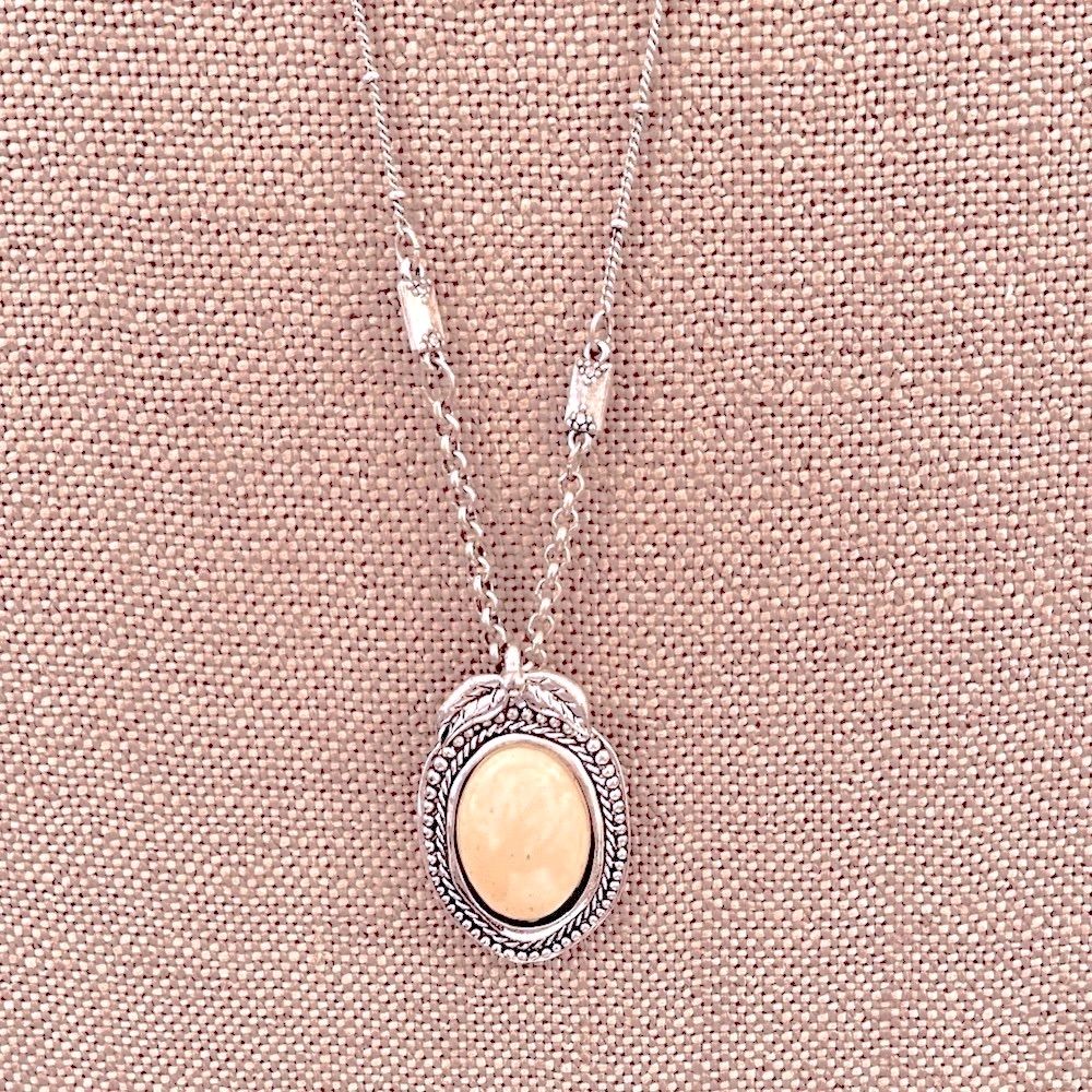 American Eagle Necklace 30 7$